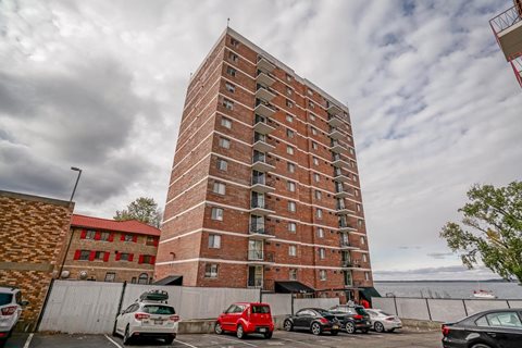 Surf and Surfside apartments and townhomes in Downtown Madison, WI. Fully Furnished, studio, one bedroom, 2 bedroom. Lake views. Managed by Wisconsin Management Company